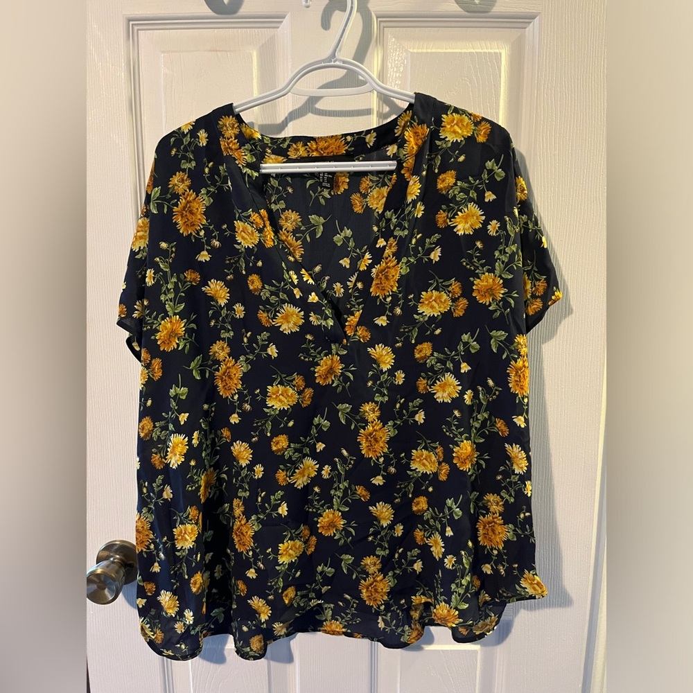 Forever 21 Plus Size Women’s Floral Top - Size 3XL
